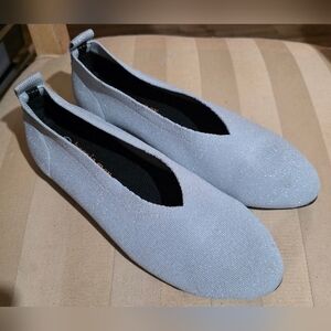 bernie mev. NEW YORK Silver Ballet Flats Size 37 Euro 6.5 Us RETAIL $195